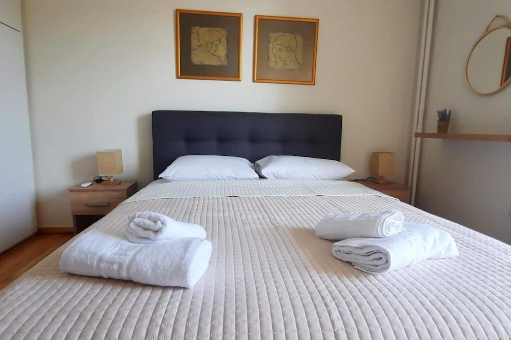 Comfort Apartment In The City Kalamata Bagian luar foto