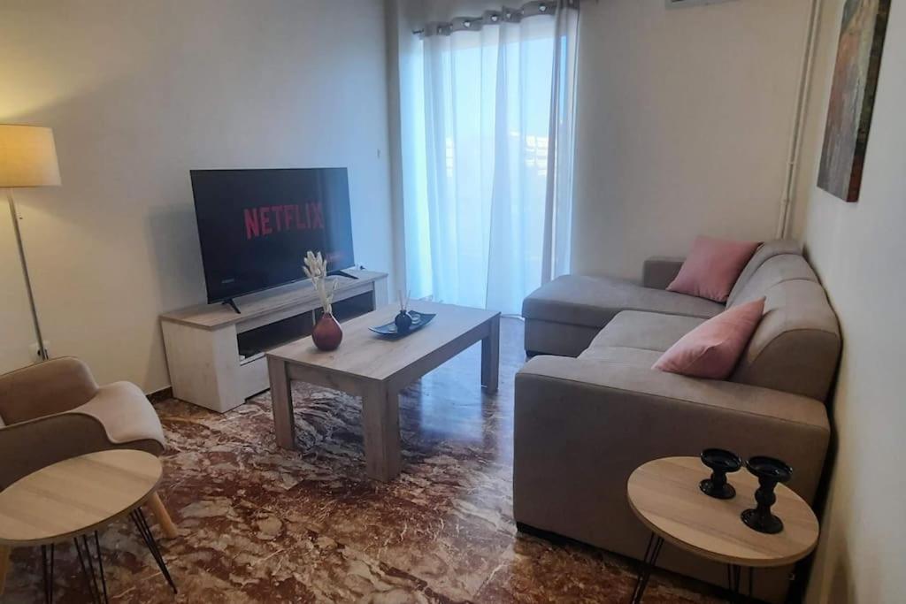 Comfort Apartment In The City Kalamata Bagian luar foto